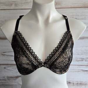 Victoria's Secret Very Sexy Unlined Plunge Lace Back sz 32DDD New